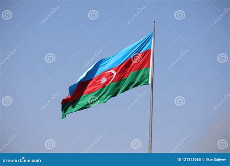 Bandera Nacional De Azerbaijan Con La Luna Creciente Banderas Que