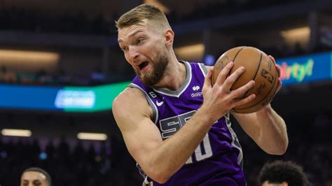 Kings Sabonis To Attempt To Play Through Hand Injury Yardbarker