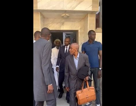 Confrontation Avec Adji Sarr Ousmane Sonko En Route Vers Le Tribunal