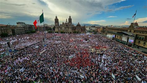 Tens Of Thousands Gather At Mexicos Zócalo Square To Celebrate Fifth