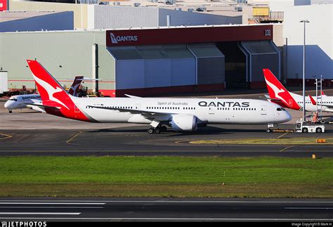 Vh Znh Boeing Dreamliner Qantas Mark H Jetphotos