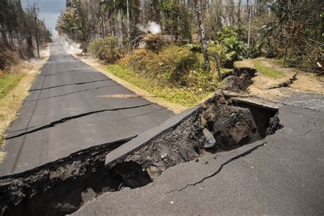 Dvids Images Feet Deep Earthquake Rift From K Lauea Volcanic