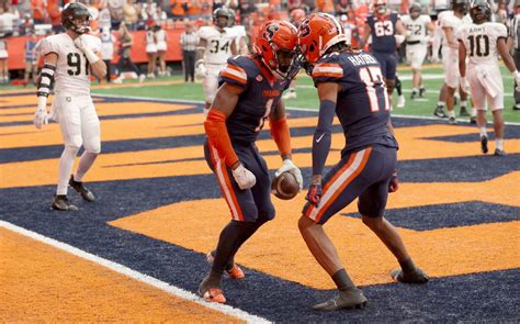 Syracuse Football Bowl Watch 6 Unbeaten Acc Teams Make A Crowded
