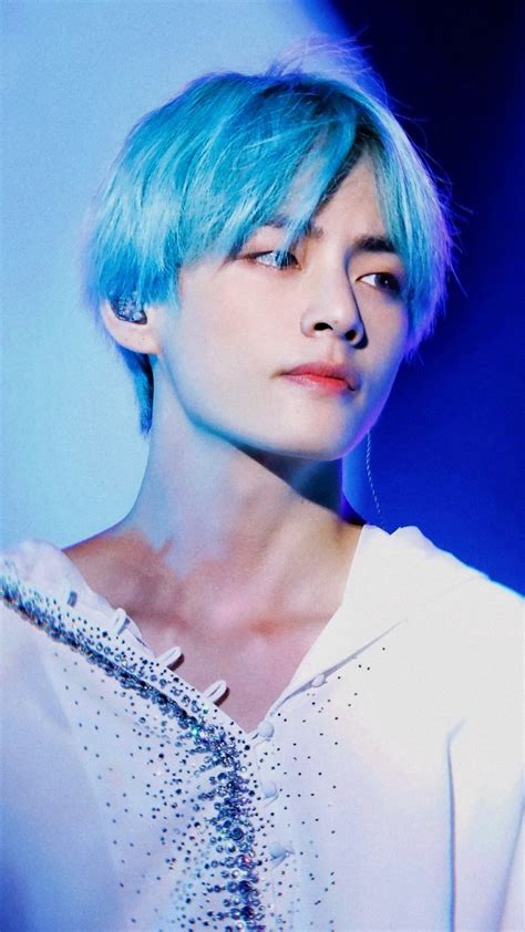 𝒂𝒍𝒍 𝒉𝒂𝒊𝒍 𝒕𝒉𝒆 𝒌𝒊𝒏𝒈𝒔 — Bts V Blue Hair Lockscreens