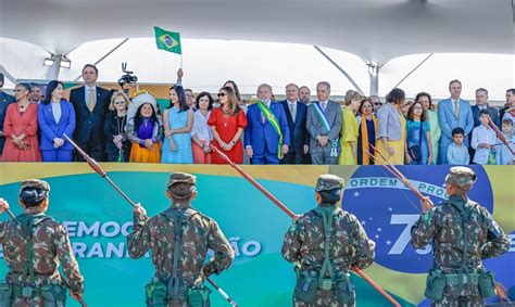 Desfile De Sete De Setembro Em Bras Lia Ter Lula Pacheco Barroso E