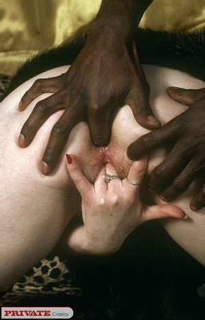 Blonde Hottie Pose Her Foxy Body Then Sucks A Black Dude XXX Dessert