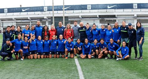 Emily Lima Dt De Per Supervis Los Entrenamientos Del Plantel