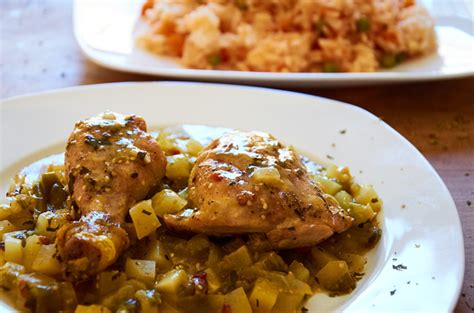 Tomatillo Chicken Recipe | Cookooree