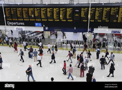 August 2019 Commuters At The Main Concourse Of London Waterloo Train