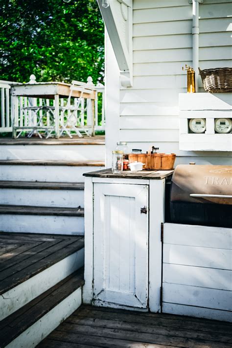 How To Create A Small Outdoor Kitchen | B Vintage Style