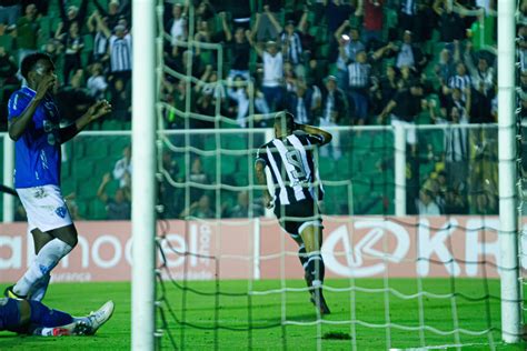 Figueirense bate o Paysandu no Scarpelli e conquista 1ª vitória na Série C