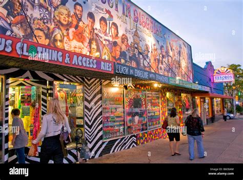 South congress avenue austin hi-res stock photography and images - Alamy