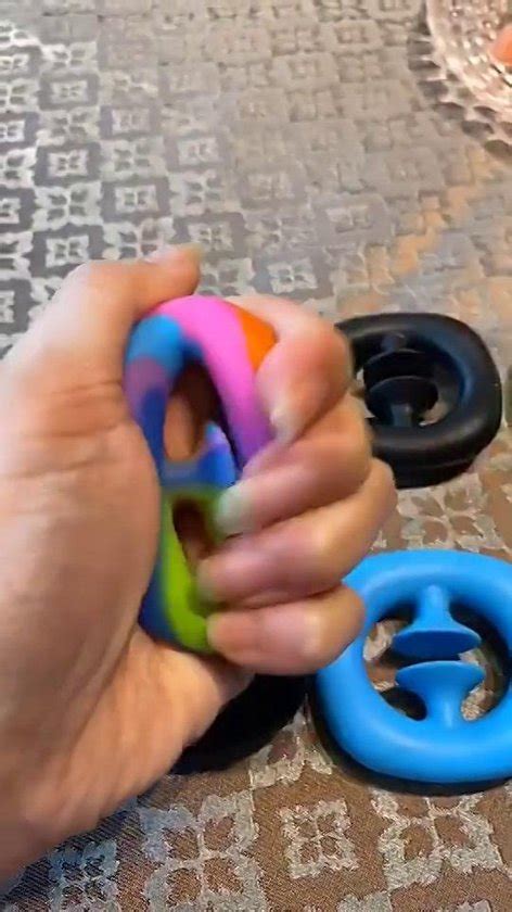 Fidget Toys Fidget Snapperz Rainbow Bol