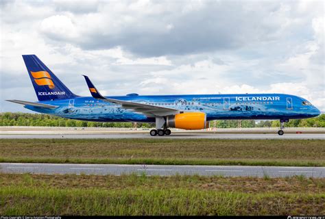 TF FIR Icelandair Boeing 757 256 WL Photo By Sierra Aviation