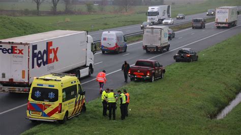 Ongeluk Op De A50 Vier Personen Nagekeken In Ambulance Kliknieuws Nl