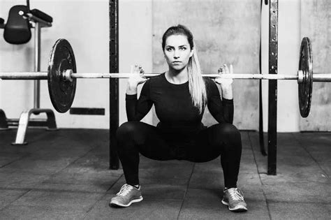 5 Best Squat Rack Exercises for Glutes (and Benefits of Glute Training with a Rack)