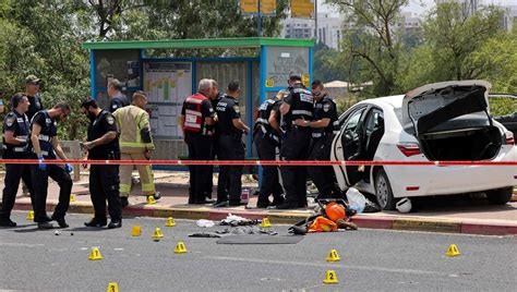 Israel Car Driver Rams Into Pedestrians Injuring Four Shot Dead By Police World News