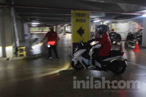 Foto Test Ride Motor Listrik Terbaru Di Ajang IMOS 2022