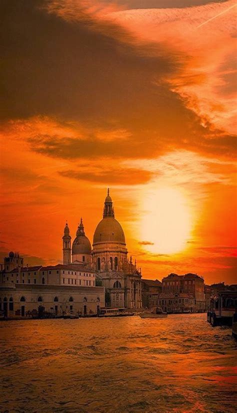 Sunset in Venice | Fantastic Materials