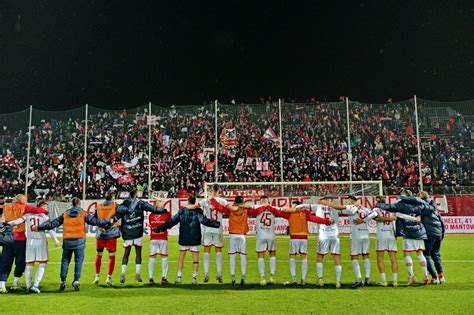 Calcio Serie C Le Pagelle Di Mantova Triestina Gigante Mensah