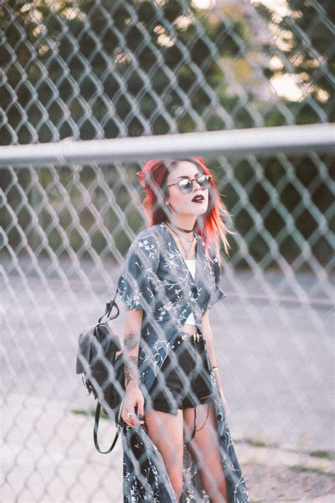 Wrong Side Of The Tracks - Le Happy : Le Happy