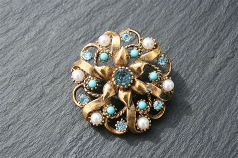 Hollywood Vintage 1950s Brass Goldtone Brooch Set With Faux Etsy Uk