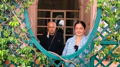 ’Bigg Boss OTT 2’: Mahesh Bhatt reveals daughter Pooja Bhatt supported household financially ...