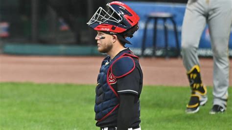 Indians Add Catcher Roberto Perez To Injured List With Sore Shoulder