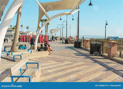 Pismo Beach Pier Plaza A Wooden Boardwalk Along The Shore And Resting