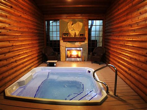 Hot Tub Wallpaper