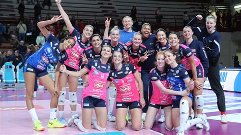 Volley A Femminile Per La Igor Un Derby Per Ricominciare