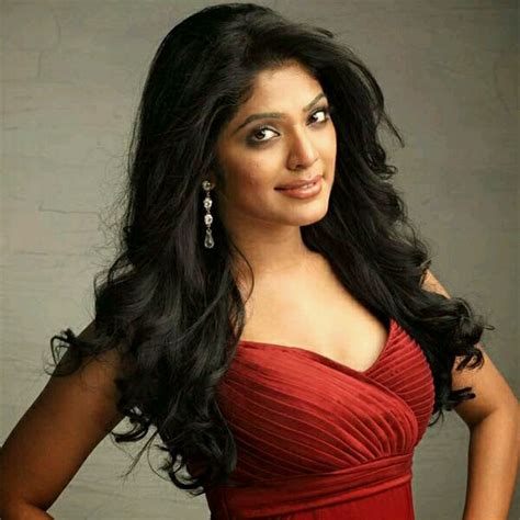 The Fresh Malayali Rima Kallingal Latest Hot Photo Gallery And Video