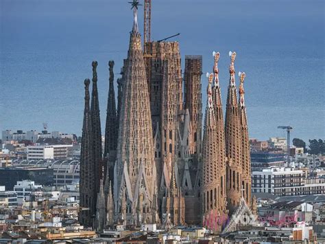 Audiogu A Gratis De Bas Lica De La Sagrada Familia En Barcelona