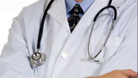 Why your doctor's white coat can harm your health? - DailyRounds