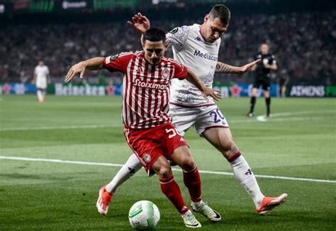 Olympiacos Bate Fiorentina Na Prorroga O E Conquista A Conference