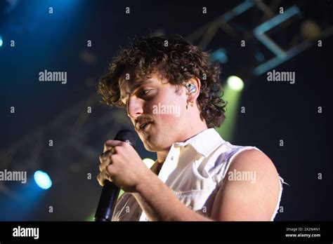 Benson Boone Performing Hi Res Stock Photography And Images Alamy