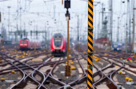 Festgefahrener Tarifstreit Bei Der Bahn Union Fordert Neue