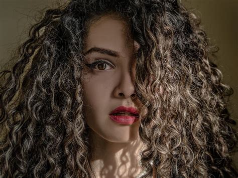 Rizos Latinos El Movimiento Curly Para Cuidar El Cabello Chino Fama