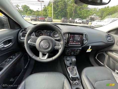 2021 Jeep Compass Limited 4x4 Interior Color Photos | GTCarLot.com