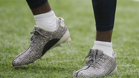 The Nfl Fined Deandre Hopkins 6000 For Wearing Kanyes Yeezy Cleats