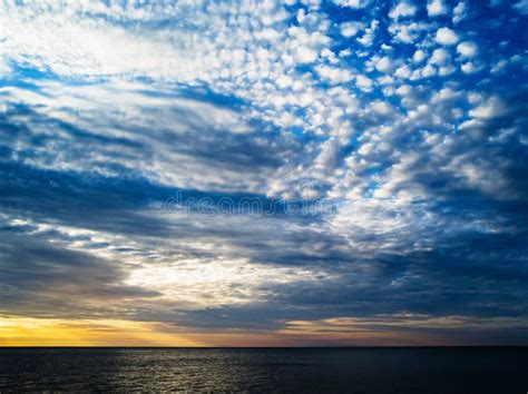 Horizontal Vibrant Ocean Horizon Cloudscape Background Backdrop Stock