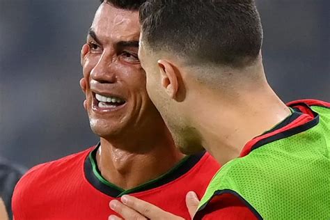 Cristiano Ronaldo Menangis Setelah Gagal Penalti Di Waktu Tambahan Untung Portugal Lolos Ke