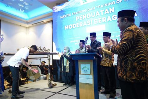 Buka Secara Resmi Master Training Dan TOT PMB Stafsus Menag KUA Akan