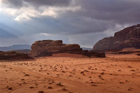 Filmy Nakr Cone Na Pustyni Wadi Rum W Jordanii Zestawienie