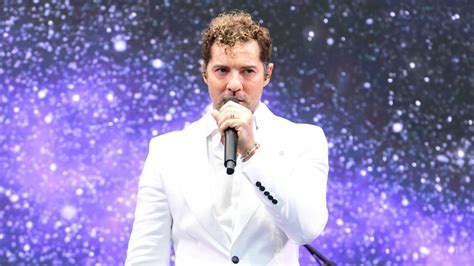 David Bisbal regala un adelanto de su próximo éxito Tengo roto el