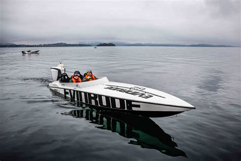 Best racing powerboats off-the-shelf - boats.com