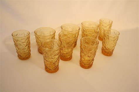 Lot 122 Vintage Seneca Driftwood Crinkle Glass Amber Tumblers