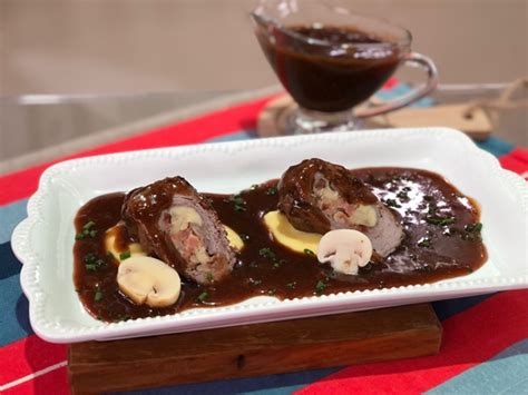 Receita De bife a rolê recheado bacon e champignon