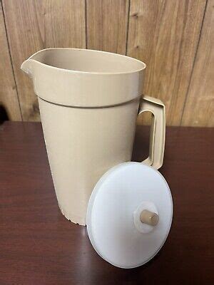 Vintage Tupperware Pitcher Quart Harvest Tan White Push Button Lid Ebay