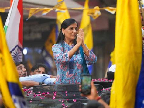 Cm Jailed Before Polls To Stifle His Voice Sunita Kejriwal Calls For